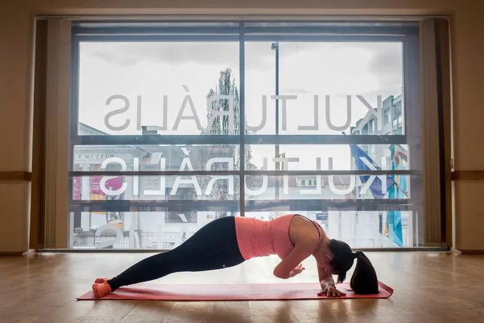 Egy hatásos hasizom záró gyakorlat: "oldalcsavarás"