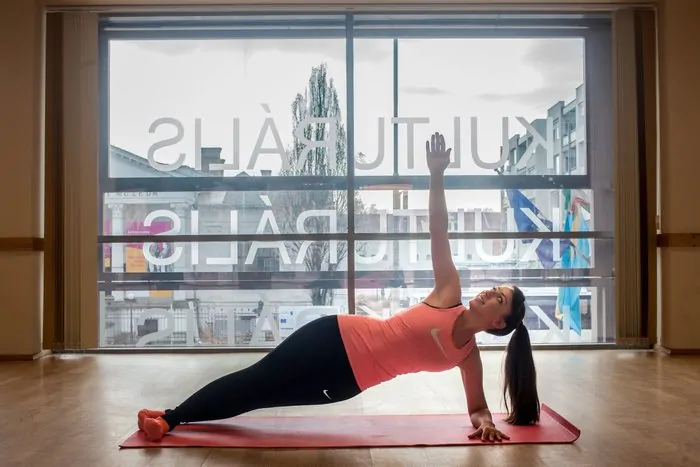 Egy hatásos hasizom záró gyakorlat: "oldalcsavarás"